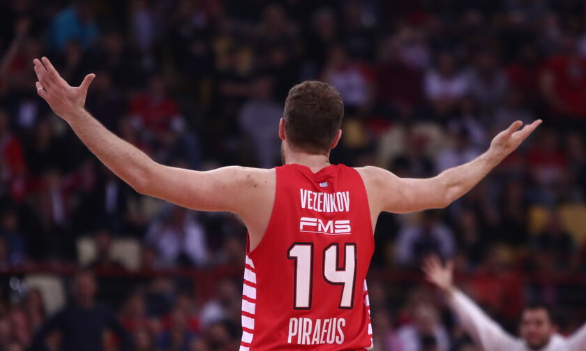 Βεζένκοφ: Η διαδρομή από τον MVP στον πρωταθλητή και η σκιά του Άμπου Ντάμπι.