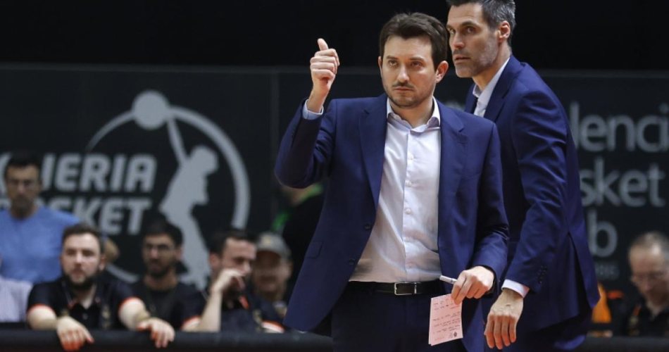 Βαλένθια: Ο Τσάβι Αλμπέρτ νέος προπονητής των πρωταθλητών Ισπανίας